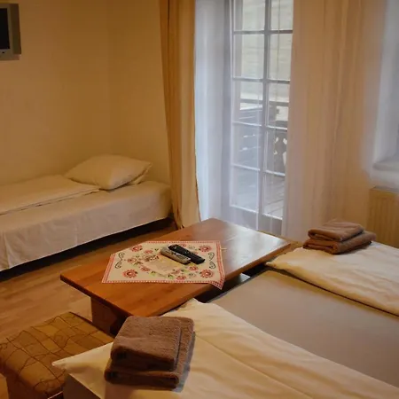 Penzión pre hostí Dinda 3*