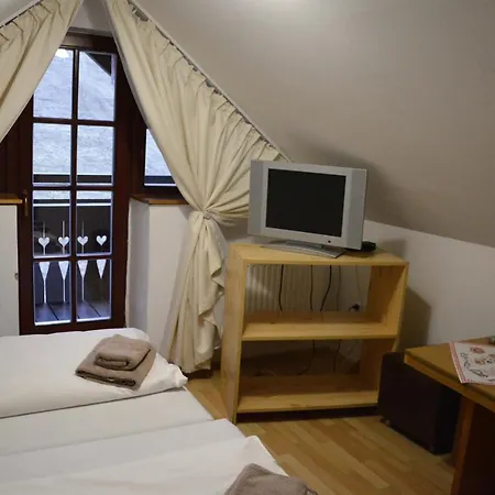 Penzión pre hostí Dinda