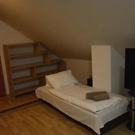 Dinda Penzión pre hostí 3*