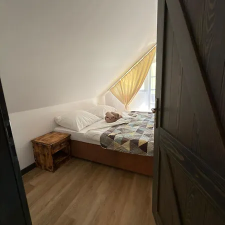 Penzión pre hostí Dinda 3*