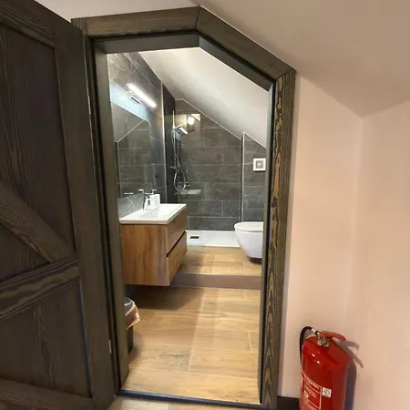 Dinda Penzión pre hostí 3*